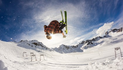 九游下载官方正版-青少年“运动精神”公益广告片在全国热播，弘扬正能量，运动公益广告的广告词